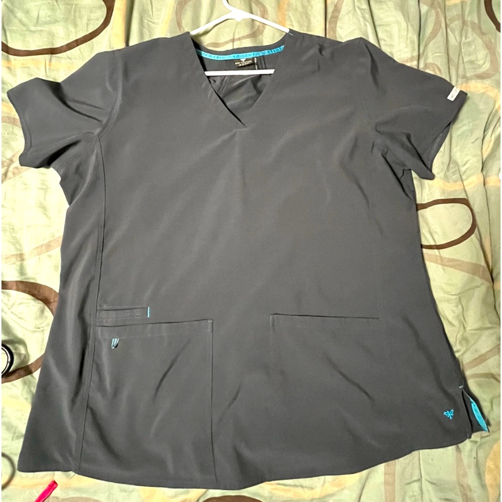 Med couture Scrub top
